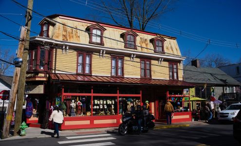 Three Cranes Gallery