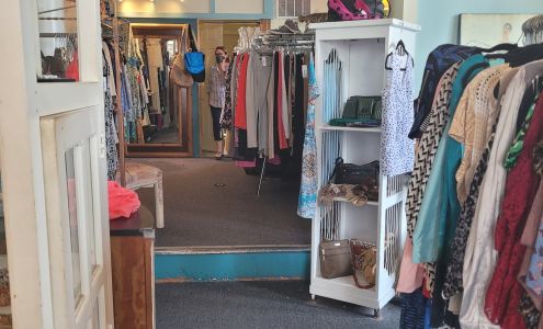 Ladies Room Consignment Boutique 219 Jackson St, Cape May