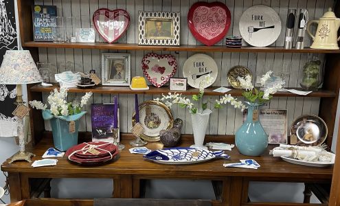 Rivah Antiques & Accessories