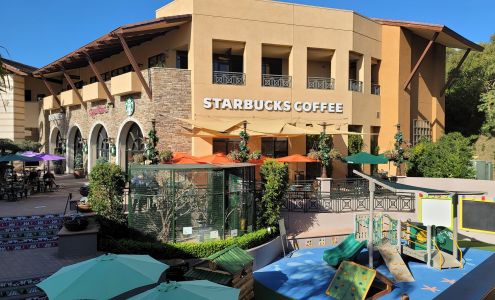 Flower Hill Promenade