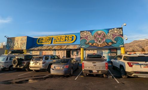 Salty Peaks Snowboard Shop