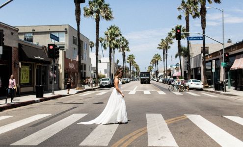Grace Loves Lace - Los Angeles Bridal Boutique