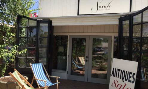 Savale Flowers Antiques, Jolie paint stockist