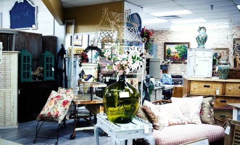 Queen of Hearts Antiques & Interiors