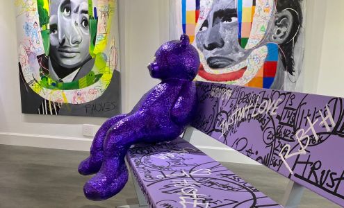 Chic Evolution in Art