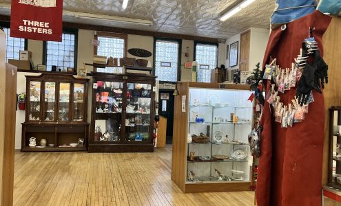 Three Sisters Antique Mall