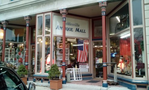 Noblesville Antiques on the Square