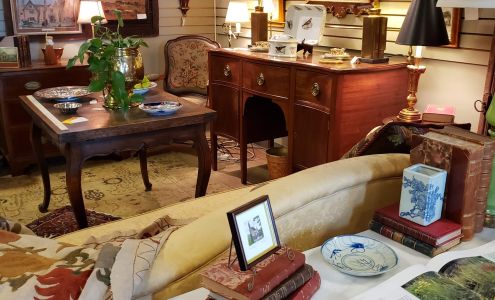 The Antique Market at Distillery Commons