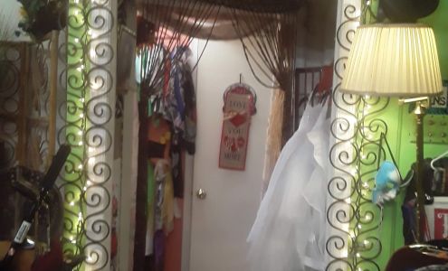 Wagon Wheel Antiques