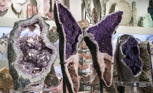 Empressive Earth Gallery