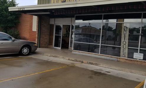 Laurent Street Antique Mall