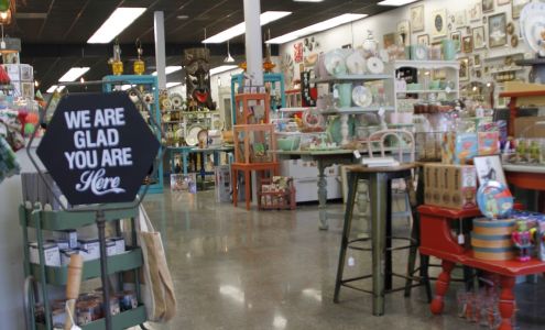 Little Red Hen Vintage