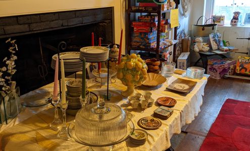 Red Barn Thrift Shop