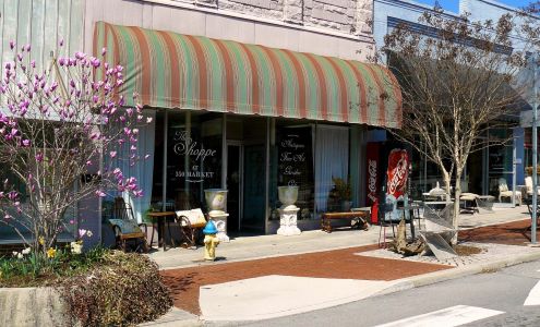 Shoppe At 350 Market