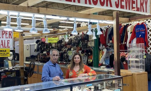 Dixieland Flea Market