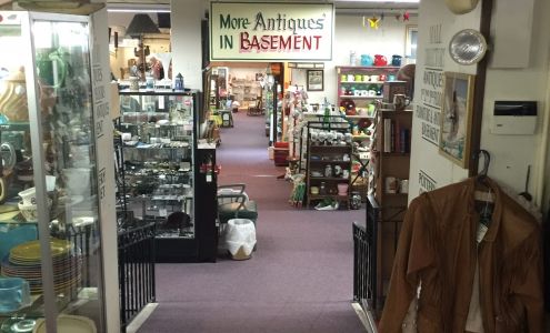 Pottery City Galleries (Antiques Mall)