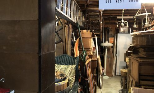 Rickety Robin Antiques