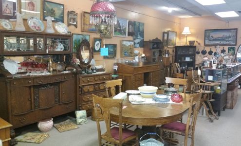 Avenues Antiques & Collectibles