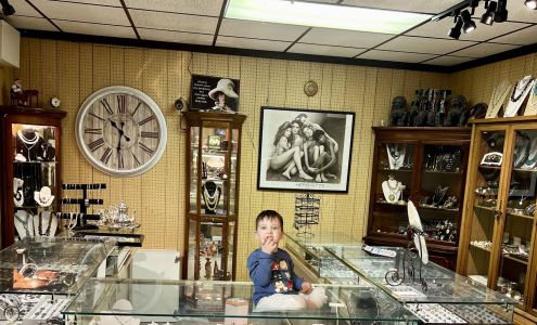 Golden Nugget Antique Flea Market