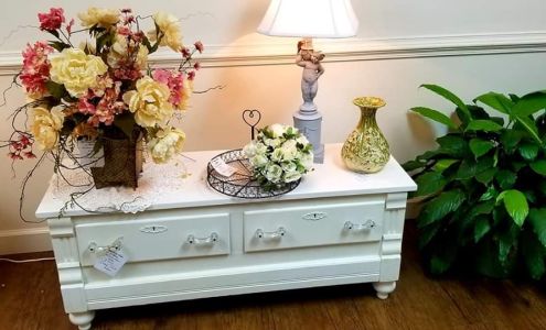 The Vintage Shoppes of Amherst