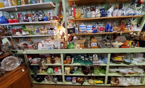 Island City Antique Market