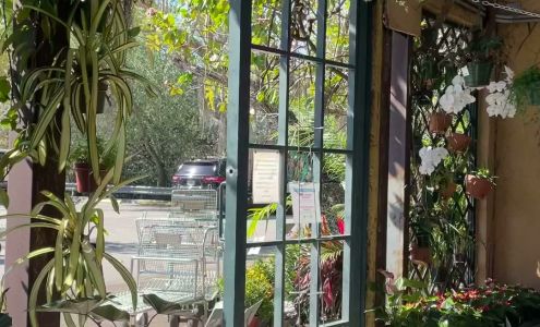 Living Color Garden Center