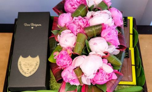 Christie's Flowers & Gifts