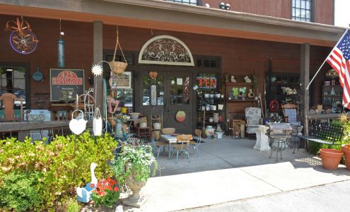 425 Market Place Antiques