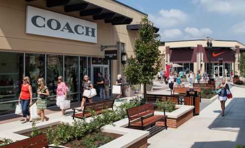 St. Louis Premium Outlets