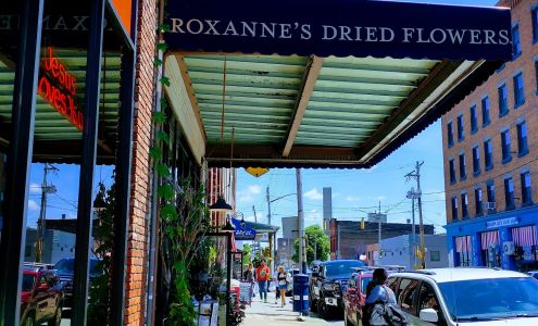 Roxanne's Dried Flowers