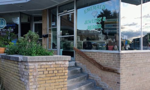 Emerald Jewelry & Repair