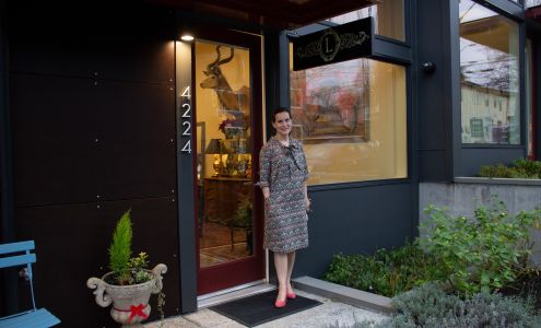 Lisa Esztergalyos Jeweler
