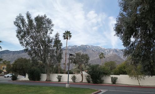 Sunrise Square Shopping Center