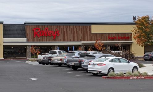 Raley's Towne Centre