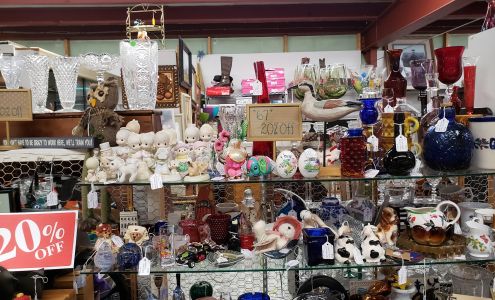 Bo-Mar Hall Antiques & Collectibles