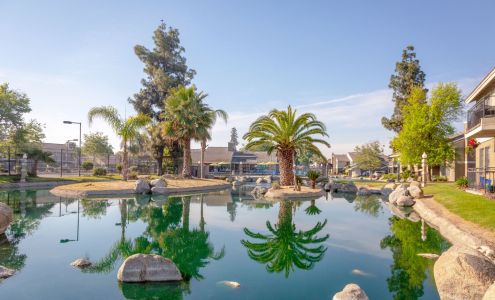 Edgewater Isle Apartments & Townhomes