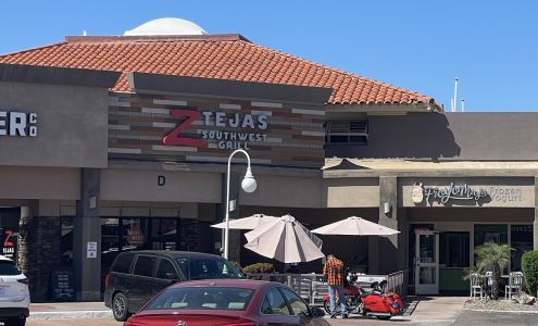 Mercado Del Lago Mall