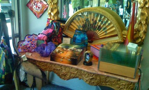 CAROL SOLOMON'S GALLERY OF GIFTS