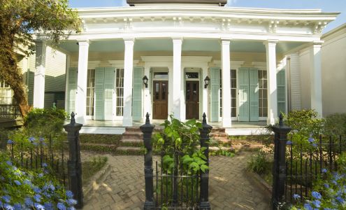 Dunn & Sonnier Antiques-Florals-Gifts