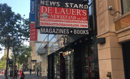 De Lauer's Super News Stand