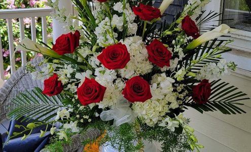 Maria's Flowers & Gifts