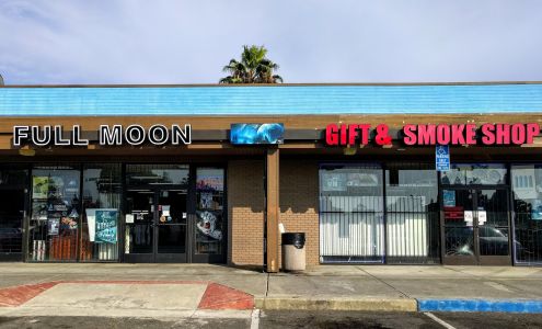 Full Moon Gift & Smoke Shop