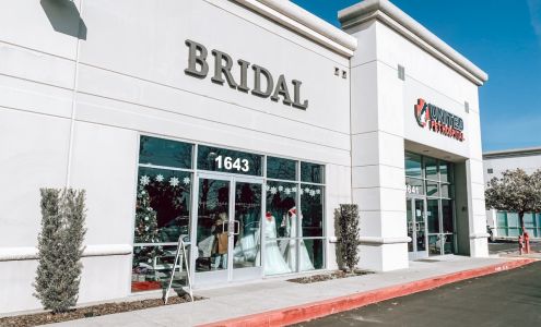 GARNET + grace Bridal Boutique