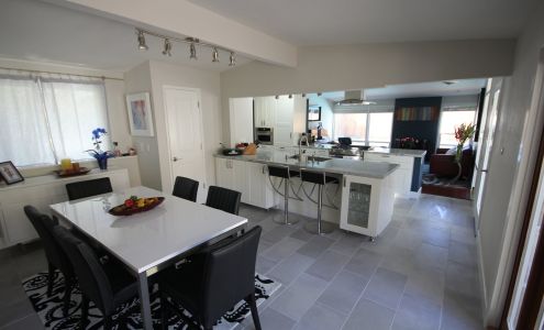 Italics Tile & Stone