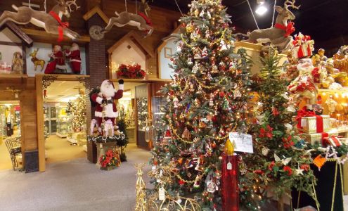 Robert Moore & Co., Inc. Christmas Town & Village Collectibles