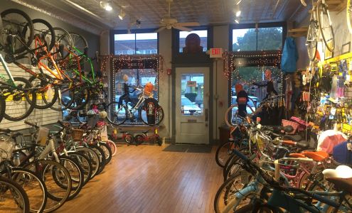 Lake Bluff Hub and Cycle