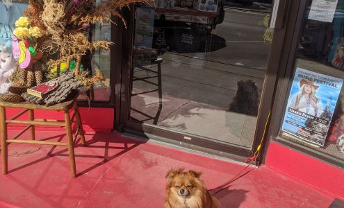 Anet & Ollie's Five & Dime