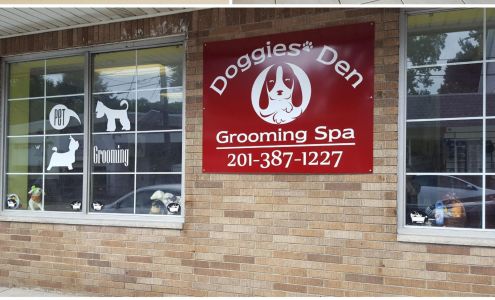 Doggies' Den Grooming