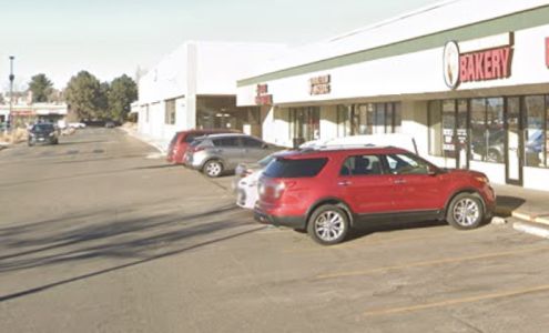 Mae's Flowers and Gifts