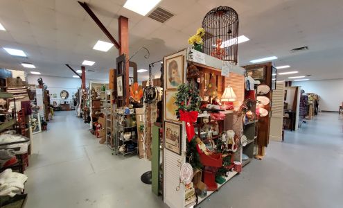Antiques & Uniques Market